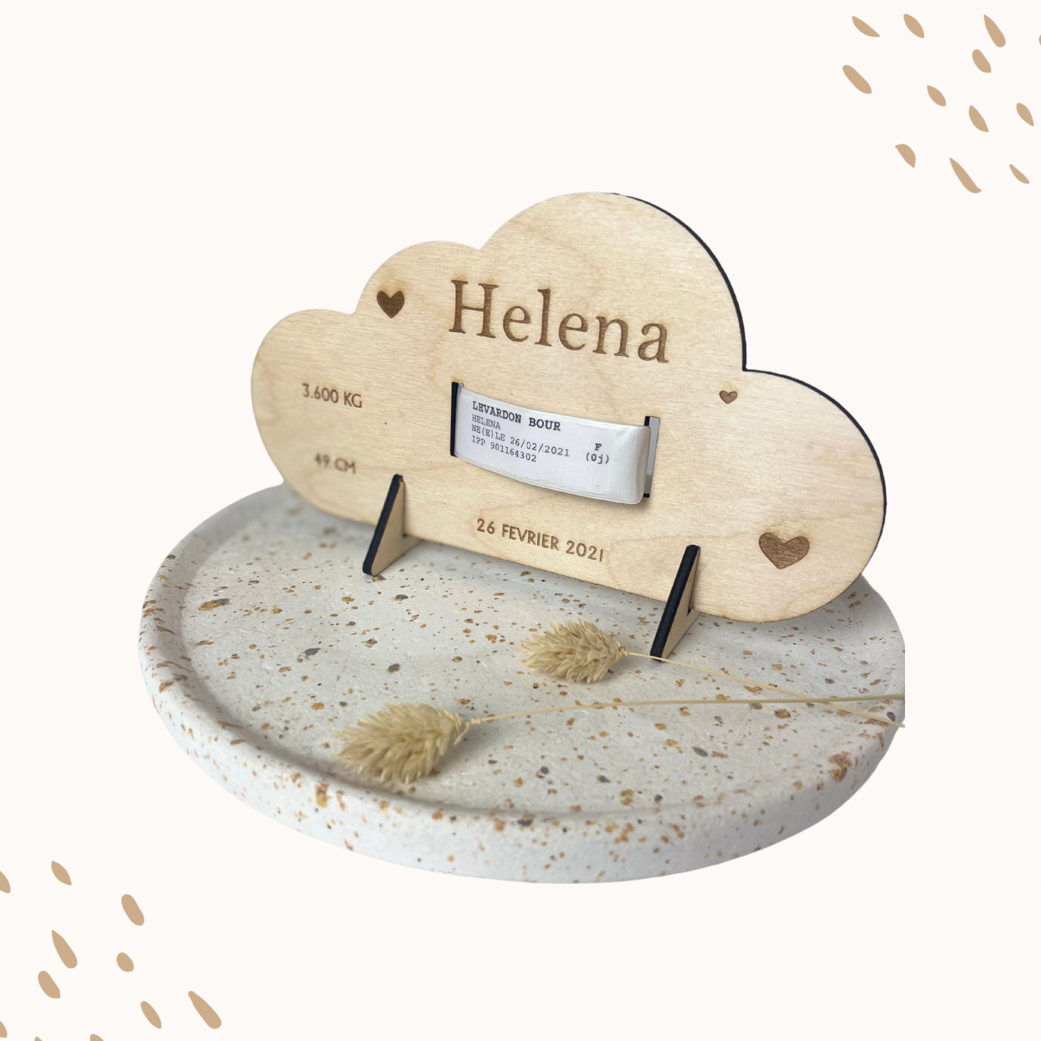 porte bracelet de naissance personnalisé en bois pour ranger le bracelet de naissance de la maternité fait main en france dans mon atelier